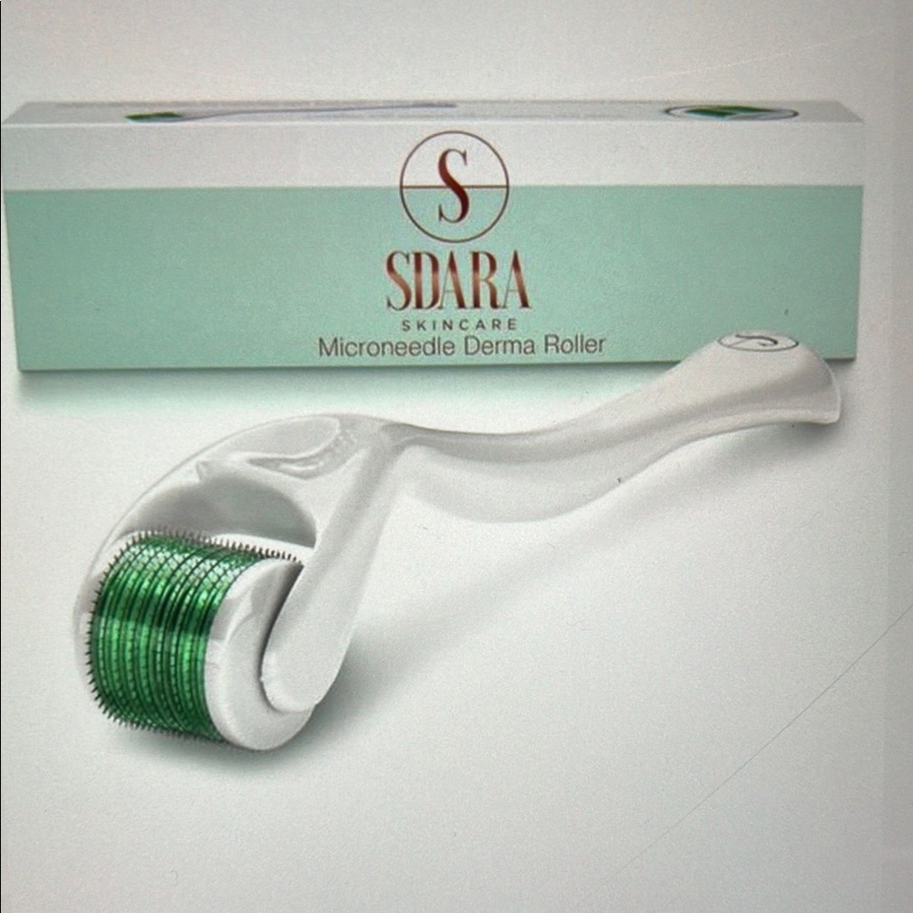 Sdara Skincare Microneedle Derma Roller - White and Green